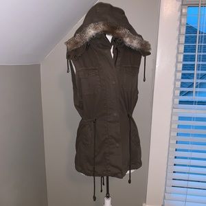 Velvet by Graham & Spencer Olive Vest w/Hood